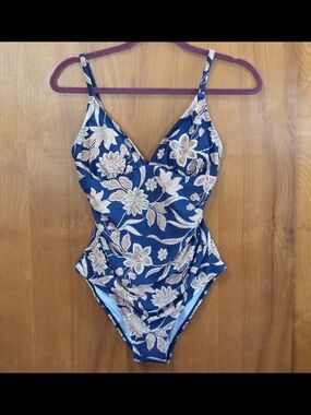 Cupshe Blue Floral One-Piece Swimsuit